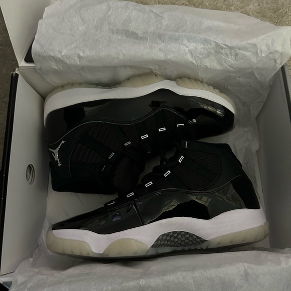 Jordan 11 Retro - Picture 13 of 14